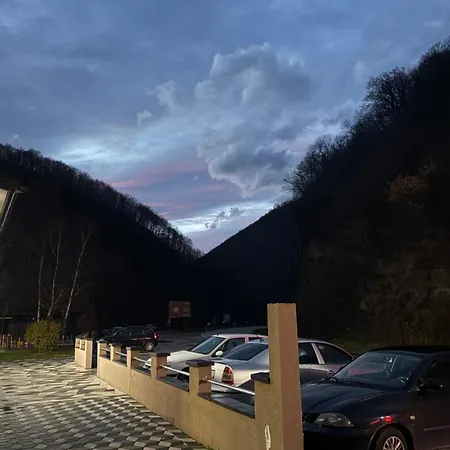 & Restaurant Lasva موتيل زينيتشا