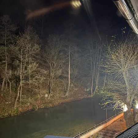 & Restaurant Lasva موتيل زينيتشا