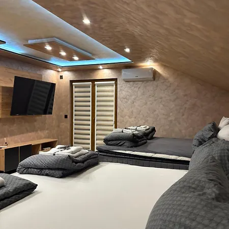 & Restaurant Lasva موتيل